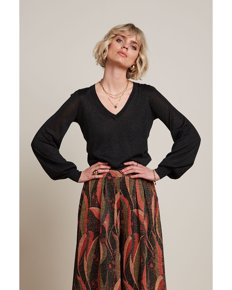 King Louie V Neck Bellsleeve Spiro