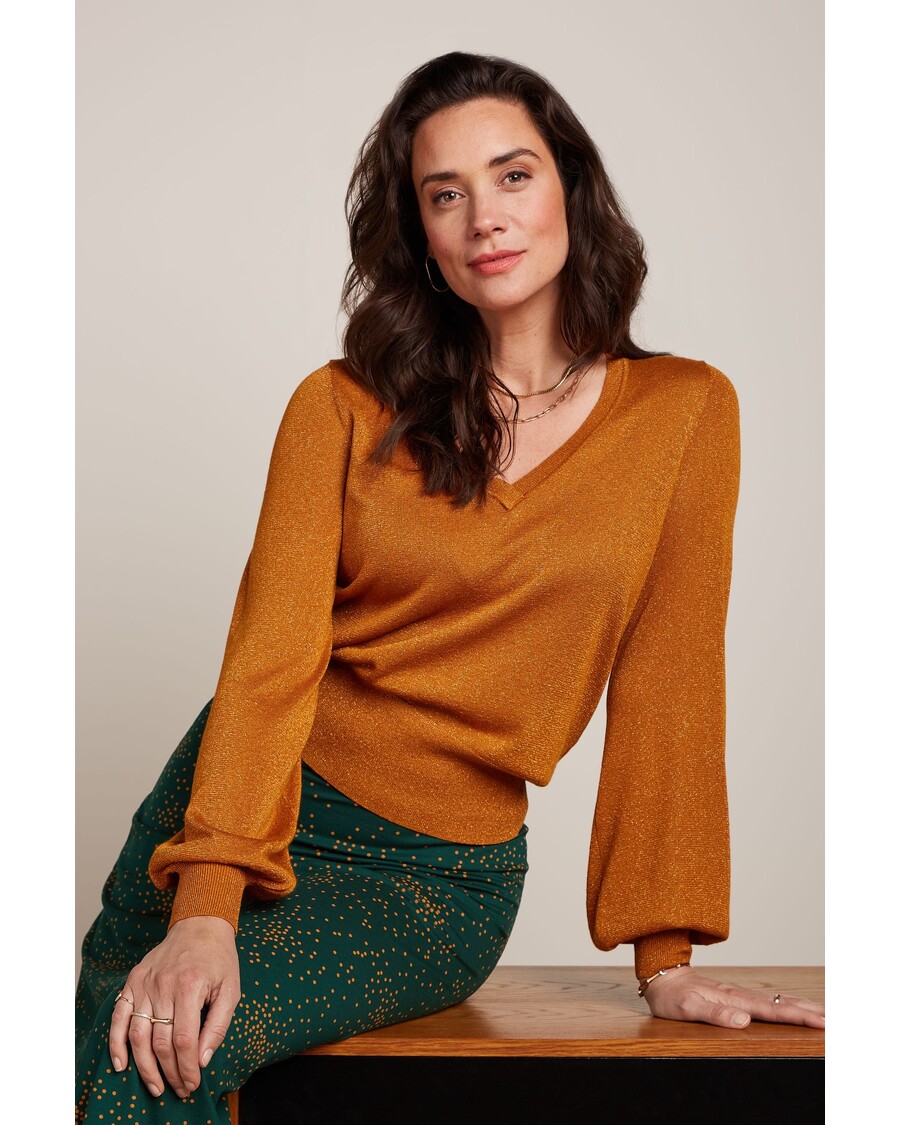 King Louie V Neck Bellsleeve Spiro